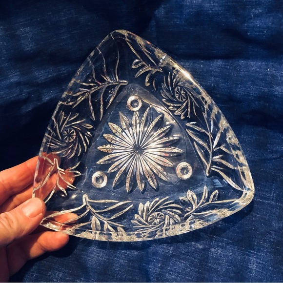 Vintage Hazel Atlas Triangle Capri pinwheel 3 footed Dish or ashtray - Picture 7 of 7